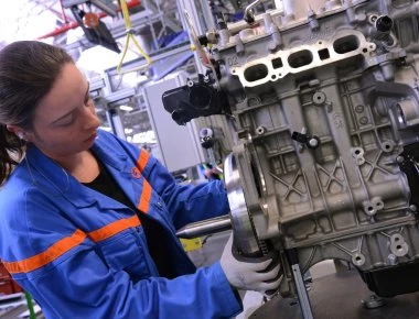 Αποχωρεί από το Ιράν η γαλλική αυτοκινητοβιομηχανία PSA φοβούμενη τις αμερικανικές κυρώσεις